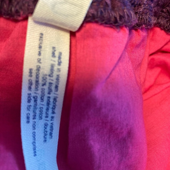 Textured design with eyelets in maroon/purple - Picture 4 of 8